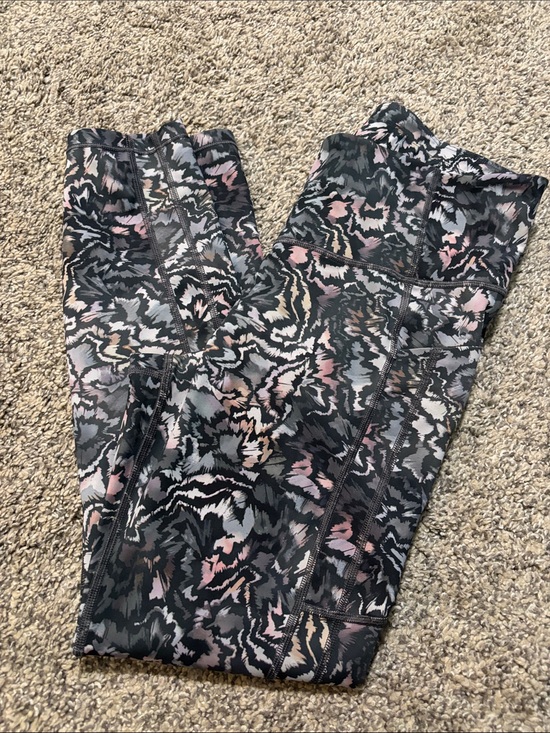 Athleta Pants - Athleta Ultimate Stash 7/8 Leggings size medium